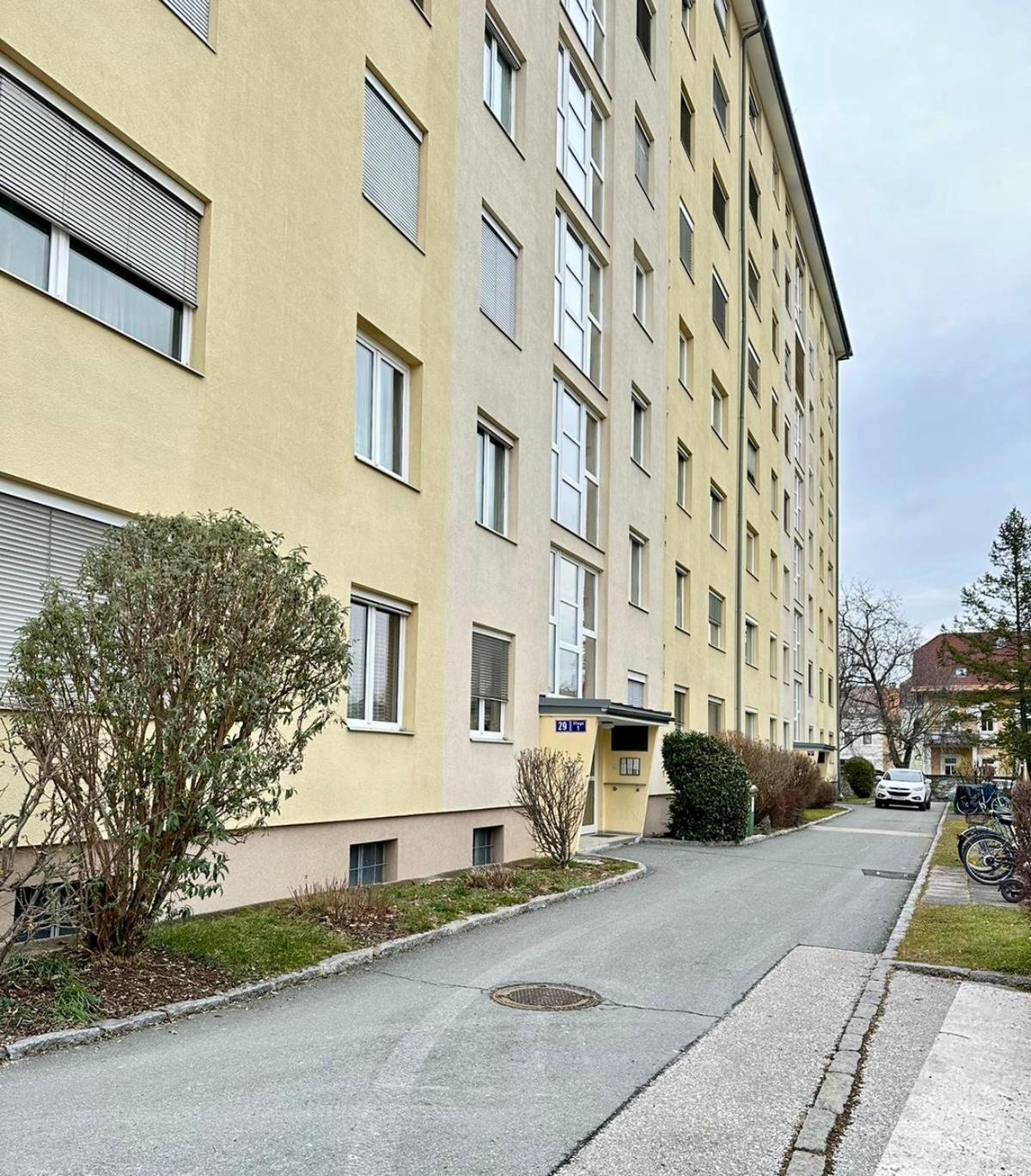 Bamo Studio - City Living Arkaden Apartment Klagenfurt am Woerthersee Exterior photo